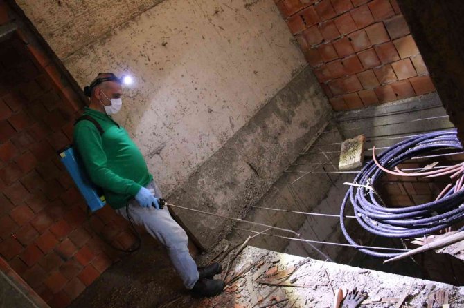 Yalova Belediyesi’nden Larva Noktalarına İlaçlama