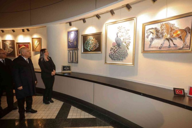 Çivilerle Tellerin Buluştuğu Sergi Göz Kamaştırdı