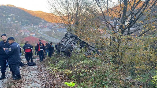 Zonguldak’ta Büşra Akın’ın Öldüğü Kazada Servis Şoförünün Tedavisi Sürüyor