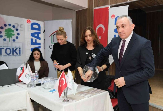 Sel Felaketindeki Bozkurt’ta İş Yeri Sahipleri Meydanındaki Dükkanlarına Kavuştu