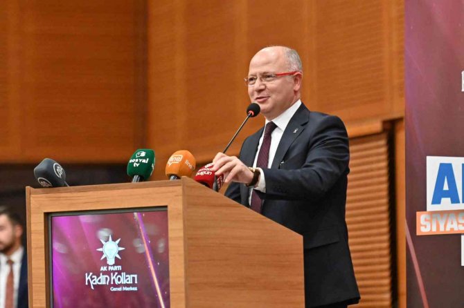 ‘Siyaset Akademisi Kadın’ Programında İlk Ders Zili Çaldı