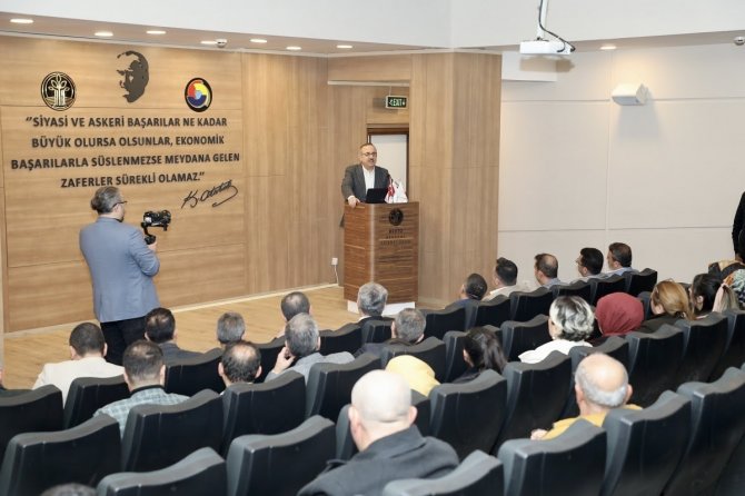 İ̇zmir’in Kuzeyinde ‘Türkiye Yüzyılı’ Rüzgarı