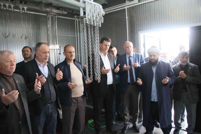 Mezbaha Ve Hayvan Borsası Projesi’nde İlk Kesim