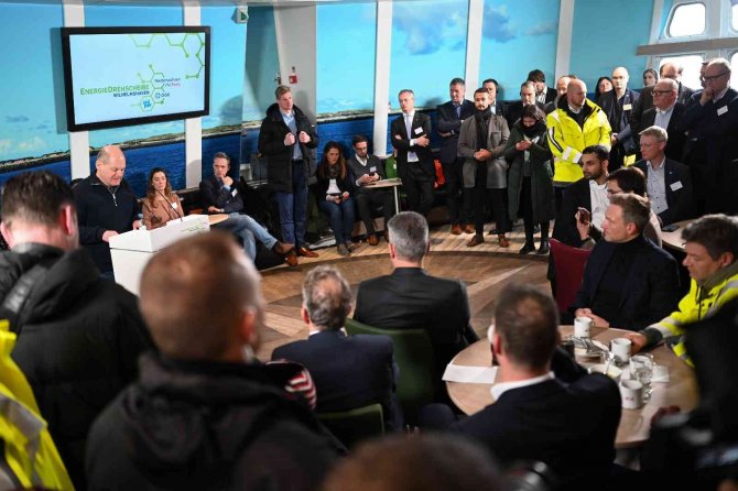 Almanya’da İlk Lng Terminali Açıldı