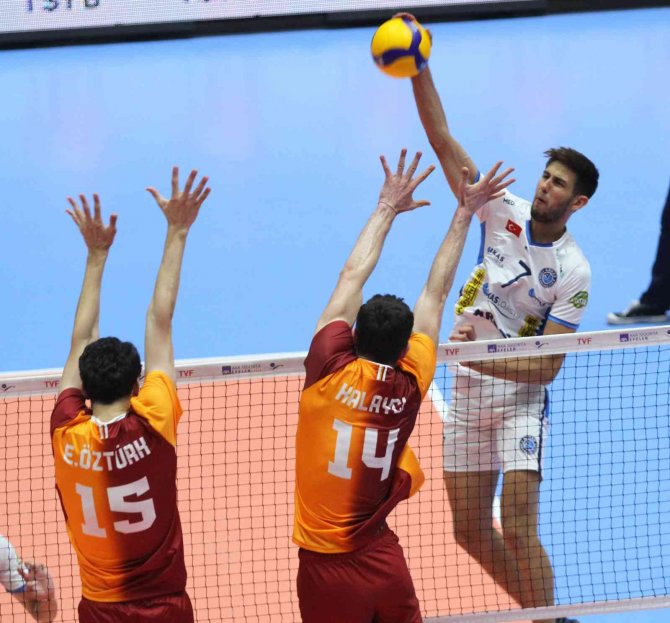 Axa Sigorta Efeler Ligi: Galatasaray Hdı Sigorta: 1 - Arkas Spor: 3