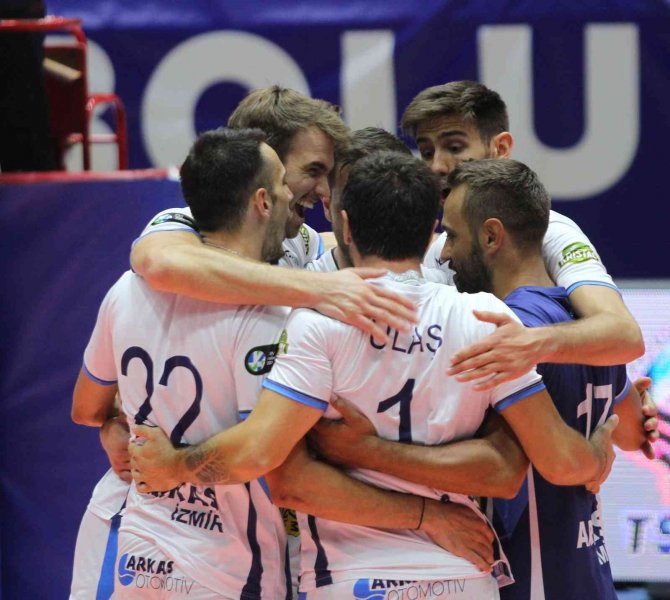 Axa Sigorta Efeler Ligi: Galatasaray Hdı Sigorta: 1 - Arkas Spor: 3