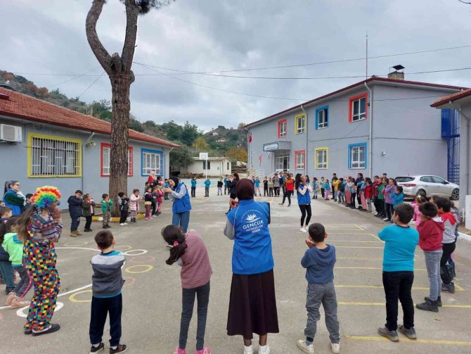 Germencik’te Gönüllü Gençler, İlkokul Öğrencilerine Yönelik Etkinlik Düzenledi