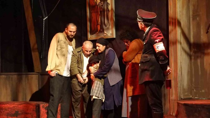 Ayvalık “Sabah Olmadan” Büyülendi