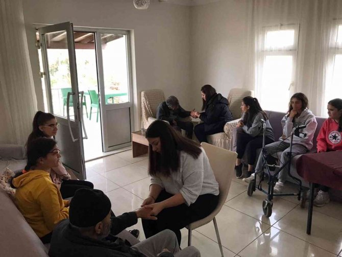 Ayvalık Belediyesi Yaşlı Bakımevi Ve Özel Çocuklar Eğitimevi’nde Anlamlı Bir Sosyal Sorumluluk Projesi