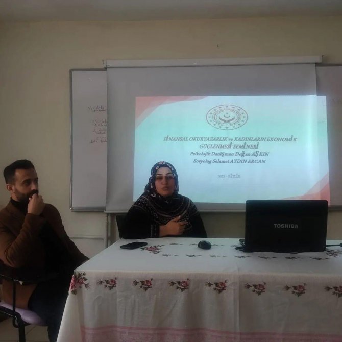 Güroymak’ta “Finansal Okuryazarlık Ve Kadınların Ekonomide Güçlenmesi” Semineri Verildi