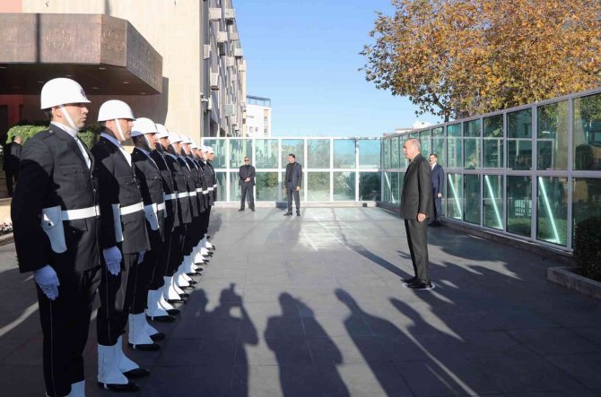 Cumhurbaşkanı Erdoğan, Mardin Valiliğini Ziyaret Etti