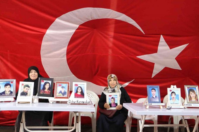 Ailelerin Evlat Nöbeti Bin 202 Gündür Kararlılıkla Devam Ediyor