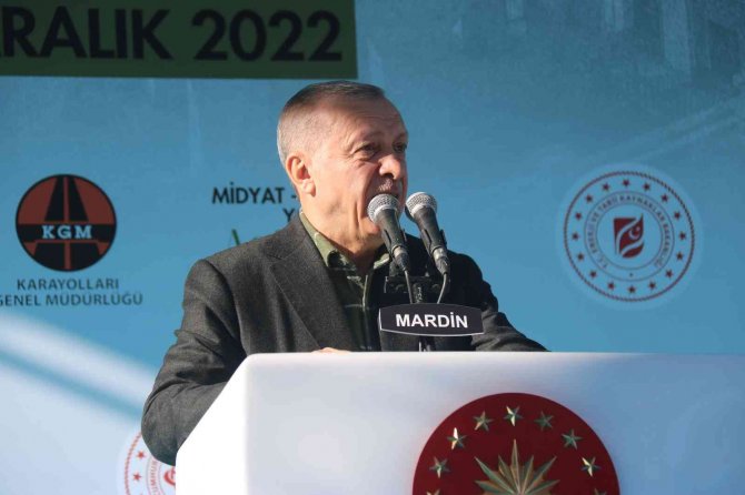 Cumhurbaşkanı Recep Tayyip Erdoğan: “Sordum, Resmi Rakam Nedir Dedim. Dediler Ki 75 Bin Kişi Meydanda. Bu 2023’e Yürüyüşün Coşkulu Adımıdır.”