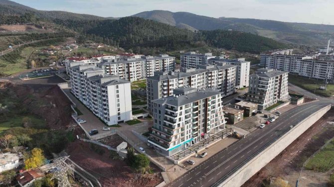 Derince’de Hak Sahipleri Tapularına Kavuşuyor
