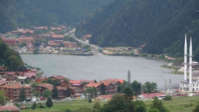 Uzungöl’ü Mısır Tarlasından Bir Turizm Merkezine Dönüştüren Turizmci Dursun Ali İ̇nan’a Vefa
