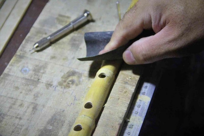 25 Yıldır Kamışı Sanata Dönüştürüyor, Mesleğini Duyanlar İse Şaşırıyor