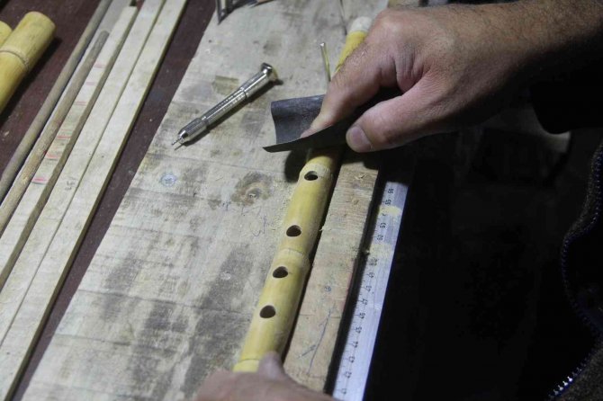 25 Yıldır Kamışı Sanata Dönüştürüyor, Mesleğini Duyanlar İse Şaşırıyor