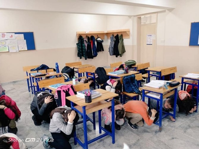 Afad Okullarda Eğitime Devam Ediyor
