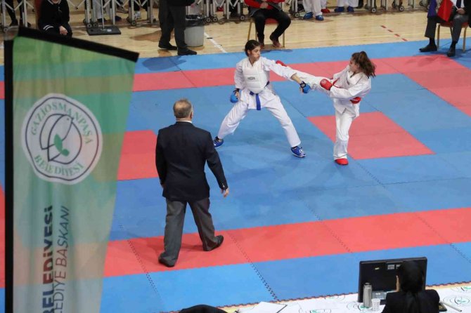 Spor Kenti Gaziosmanpaşa’da, Bu Kez Karate Rüzgarı Esti