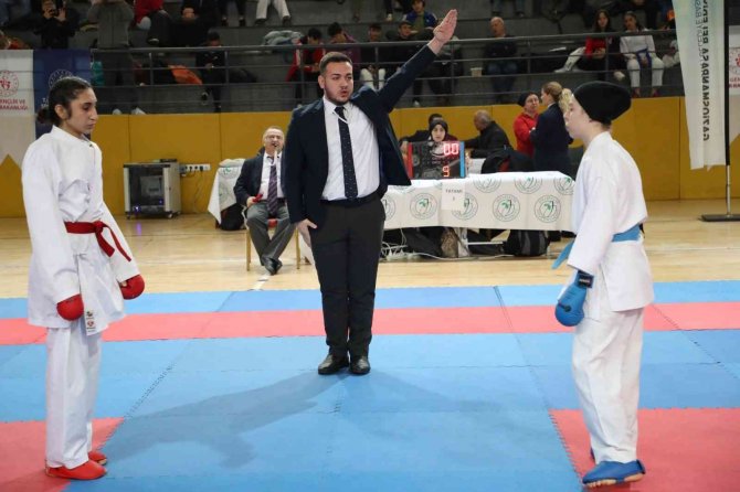 Spor Kenti Gaziosmanpaşa’da, Bu Kez Karate Rüzgarı Esti