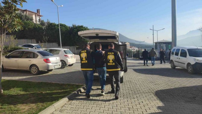Gemik’te 10 Aracın Camını Hırsızlık İçin Kıran Zanlılar Tutuklandı