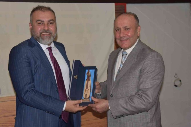 Emekliye Ayrılan İ̇lçe Emniyet Müdürü Baran’a Yemekli Veda