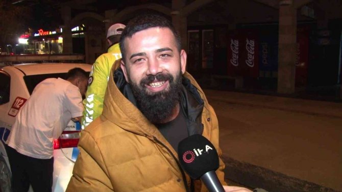 Kadıköy’de Denetime Takılan Vatandaştan İlginç Tepki: “Düzeleceğiz Ağabey Yapacak Bir Şey Yok”