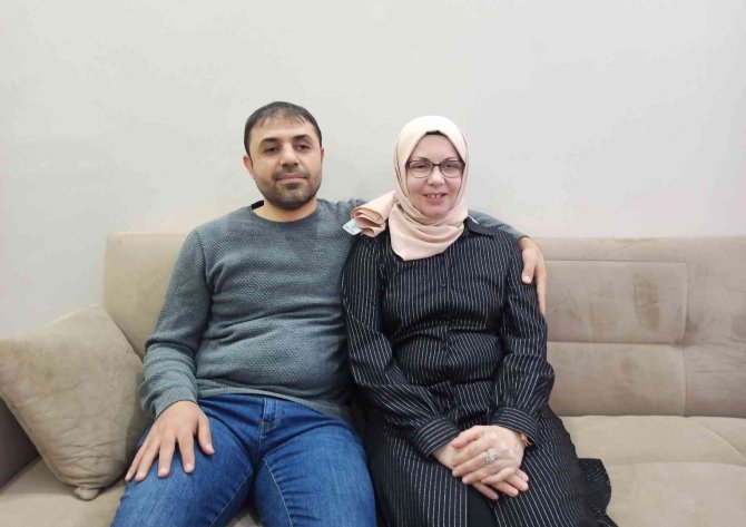 Görme Engelli Çift Hayatlarını Sevgi İle Aydınlatıyor