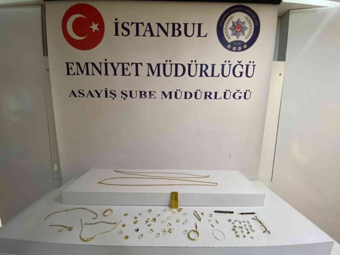 Kendilerini Polis Ve Savcı Olarak Tanıttılar Kuyumcunun 4 Milyon 500 Bin Tl Değerindeki Altınlarını Aldılar