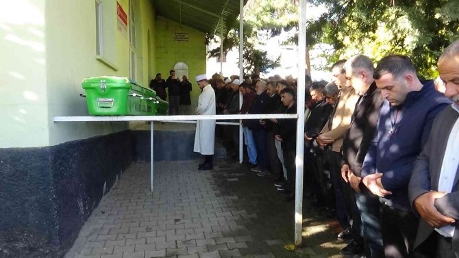 Kilis’te Toprak Kaymasında Ölen 2 İşçi Son Yolculuğuna Uğurlandı