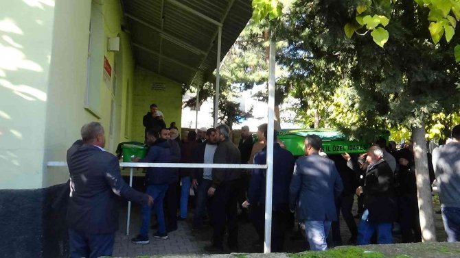 Kilis’te Toprak Kaymasında Ölen 2 İşçi Son Yolculuğuna Uğurlandı