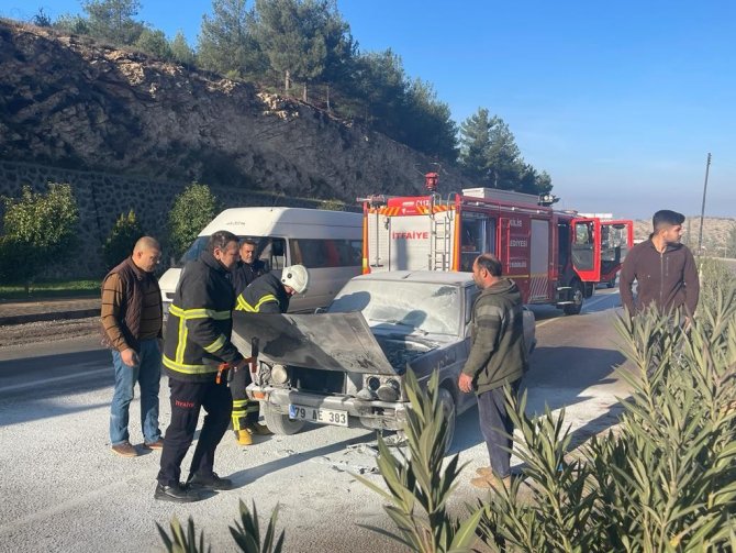 Otomobil Alev Topuna Dönmeden Söndürüldü