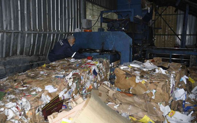 Kuşadası Belediyesi Geleceği ’Geri Dönüşümle’ Koruyor