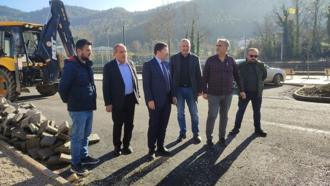 Tunç: "Cumhurbaşkanımızın Siirt’te Okuduğu Şiirle, İ̇mamoğlu’nun Hakimlere Hakaretini Eş Tutamayız”