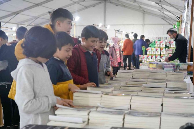 Kitap Tutkunları, Fuarda Buluştu