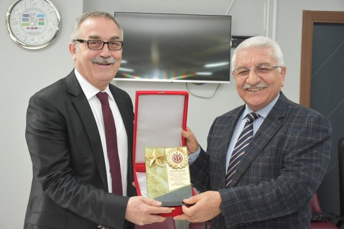 47 Yıl 3 Ay Görev Yaptı