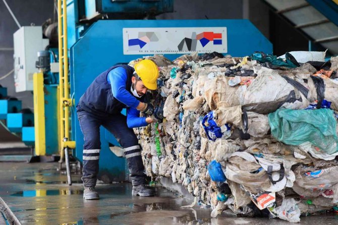 Günde 180 Ton Evsel Atık Ayrıştırılıyor