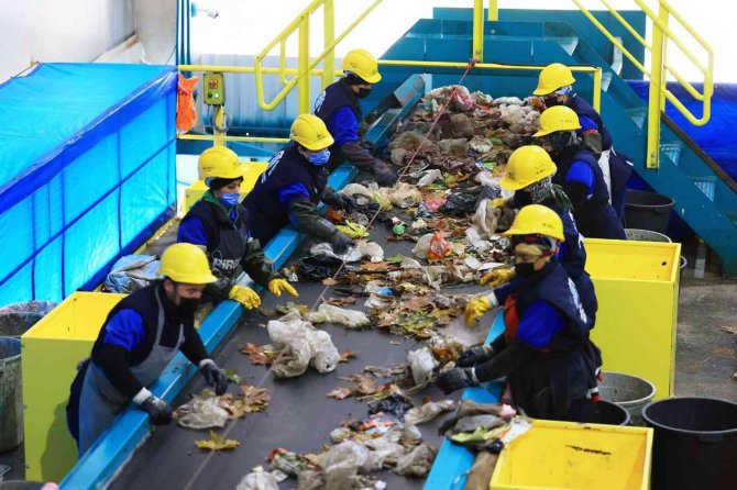 Günde 180 Ton Evsel Atık Ayrıştırılıyor