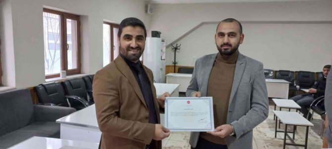Varto’da Başarılı İ̇mam Hatiplere Teşekkür Belgesi