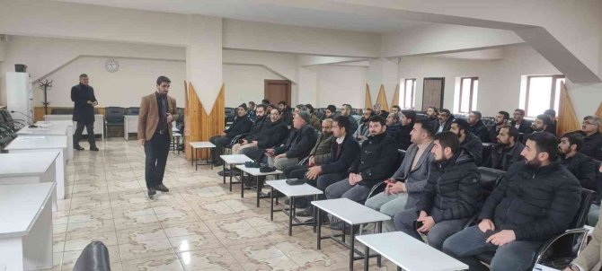 Varto’da Başarılı İ̇mam Hatiplere Teşekkür Belgesi