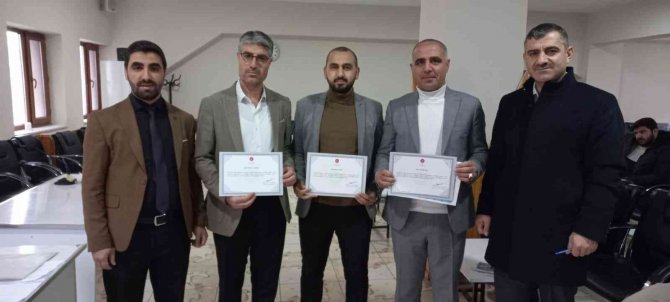 Varto’da Başarılı İ̇mam Hatiplere Teşekkür Belgesi