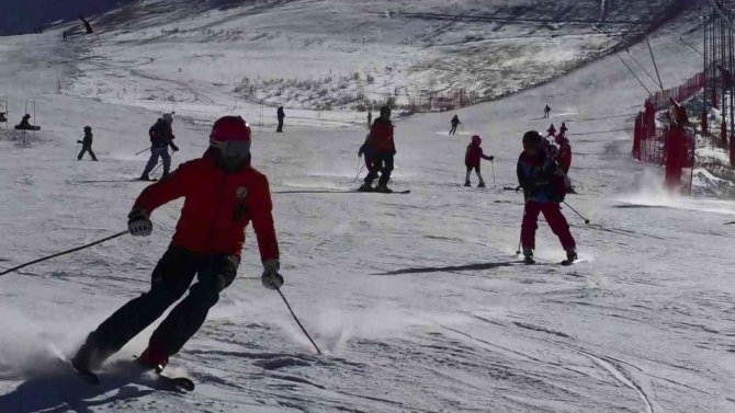 Palandöken’de Hafta Sonunda Kayak Keyfi