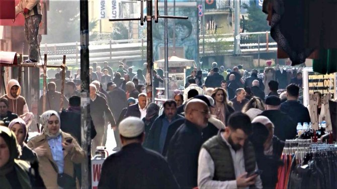 Samsunlular ’Aileye, Paraya Ve Toruna’ Verdiği Değerle Türkiye Ortalamasının Üstünde