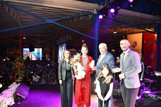 Sanatçı Atiye, Dörtyol’da Açık Hava Konseri Verdi