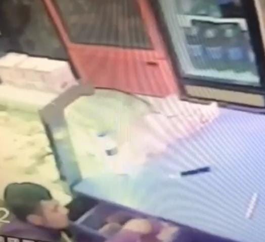 Uyanık Hırsız Güvenlik Kamerasına Takıldı
