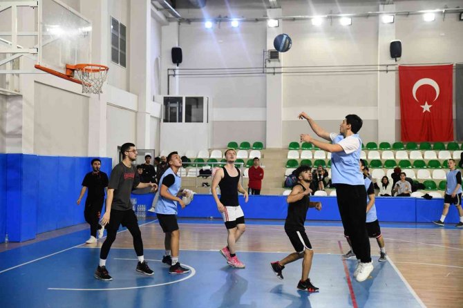 Gençlik Basketbol Turnuvasında Heyecan Dolu Maçlar