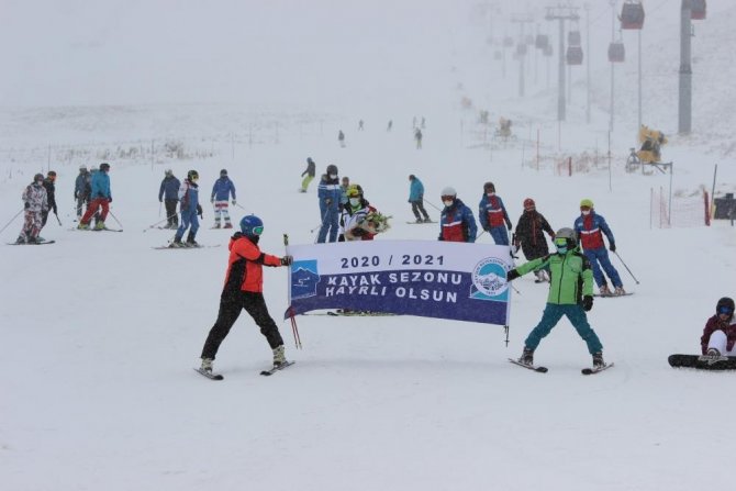 Erciyes’te Sezona Kar Engeli