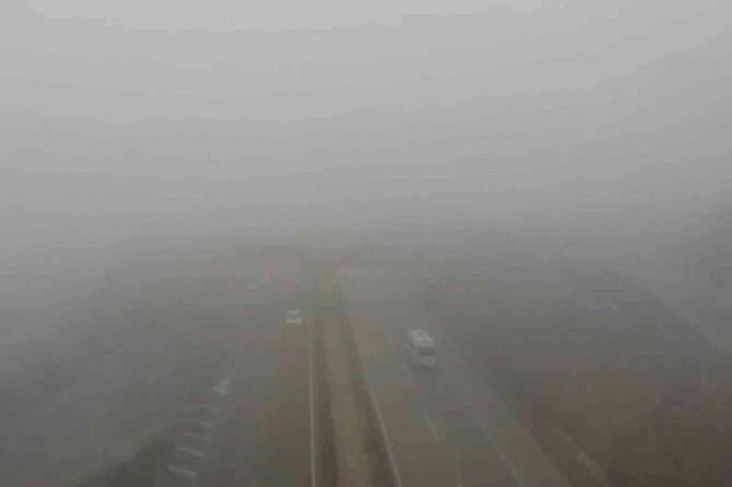 43 İlin Geçiş Güzergahında Yoğun Sis: Görüş Mesafesi 20 Metreye Kadar Düştü