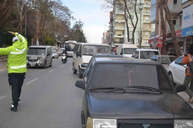 Uşak’ta 976 Sürücüye Para Cezası Kesildi