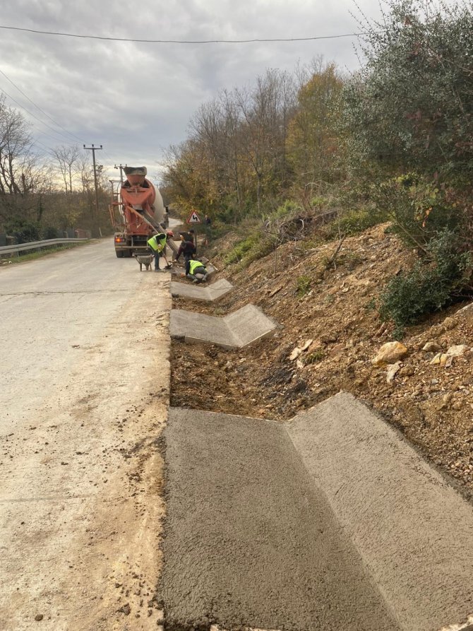 Gebze’de Köy Yolları V Kanal İmalatı İle Korunuyor